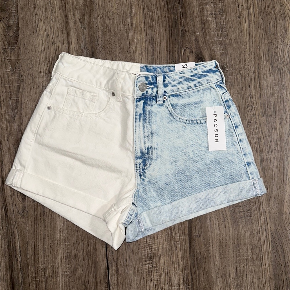 PACSUN - MOM JEAN SHORT VALENTINA - SIZE 23